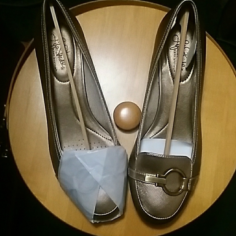 Life Stride 1 inch wedge loafers 9.5